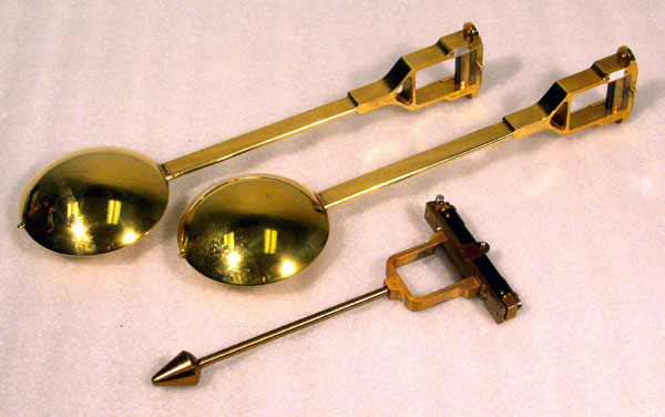 The pendulums used in the Mendenhall gravity apparatus, artifact no. 1993.0234. 