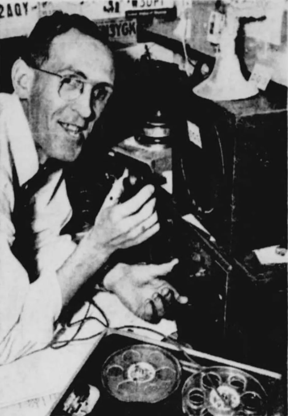 Toronto amateur radio operator Cecil Ludlow. Anon., “–.” Le Nouvelliste, 9 October 1957, 10.