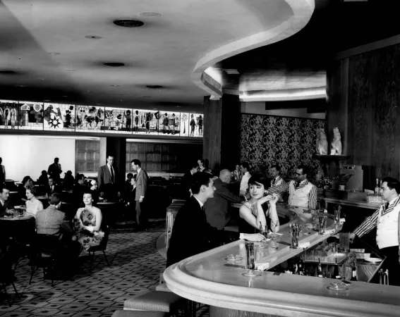"Les Voyageurs" Bar at the Queen Elizabeth Hotel, Montreal, Quebec