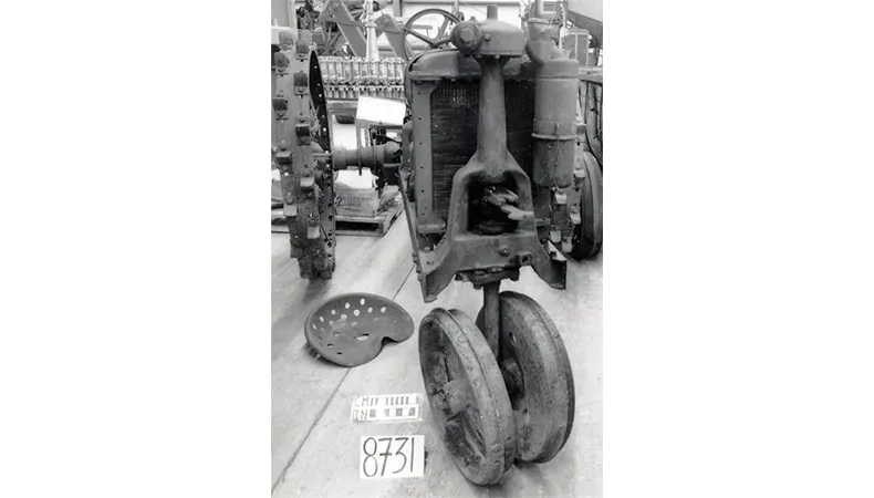 Tracteur pour cultures par rangs McCormick-Deering Farmall F 12