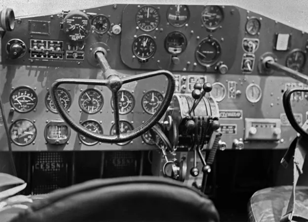 Cockpit, CASM-28202