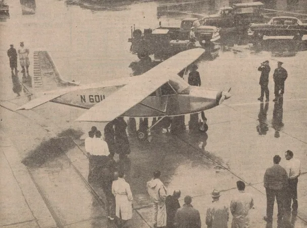 Le premier prototype du Lockheed L-402. Anon., « Le Lockheed-Azcarate C.L.-402. » Les Ailes, 16 avril 1960, 1.