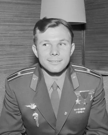 Major Yuri Alekseyevich Gagarin during his visit to Helsinki, Finland, July 1961. Wikimedia.