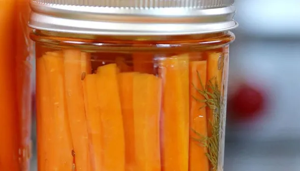 Bâtonnets de carottes marinées