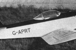Le premier Taylor J.T.1 Monoplane, White Waltham, Angleterre. Anon., « Sport and Business. » Flight, 19 juin 1959, 839.