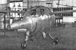 The one and only Rohr M.O.1 Midnight Oiler before the installation of its definitive nose section and forward horizontal stabiliser, Chula Vista, California. Anon., “Private Flying – ‘Midnight Oiler’ Radical Design Lightplane is Built by Rohr.” Aviation News, 1 July 1946, 15.